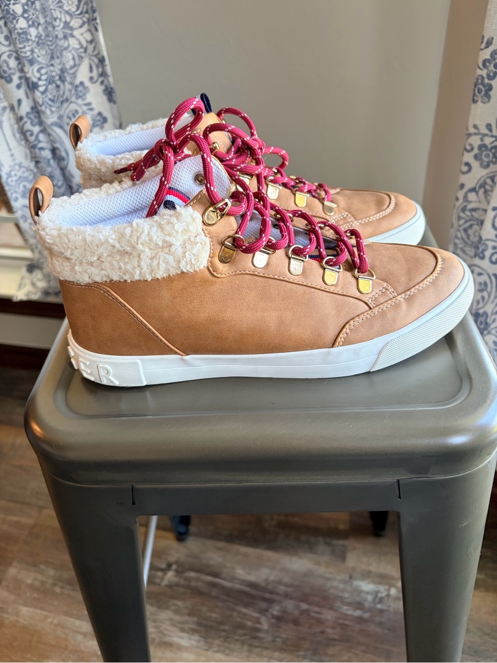 Tommy Hilfiger Tan Sneakers with Red Laces and Sherpa Collar